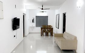White House Apartments